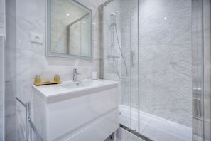 Dusche, Haartrockner