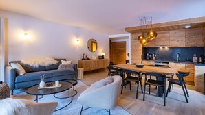 TV - Comfort and charm in Méribel, ideal location near slopes (Les Allues-Méribel)
