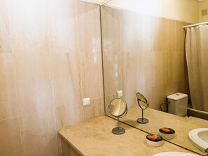 淋浴/盆浴组合、毛巾