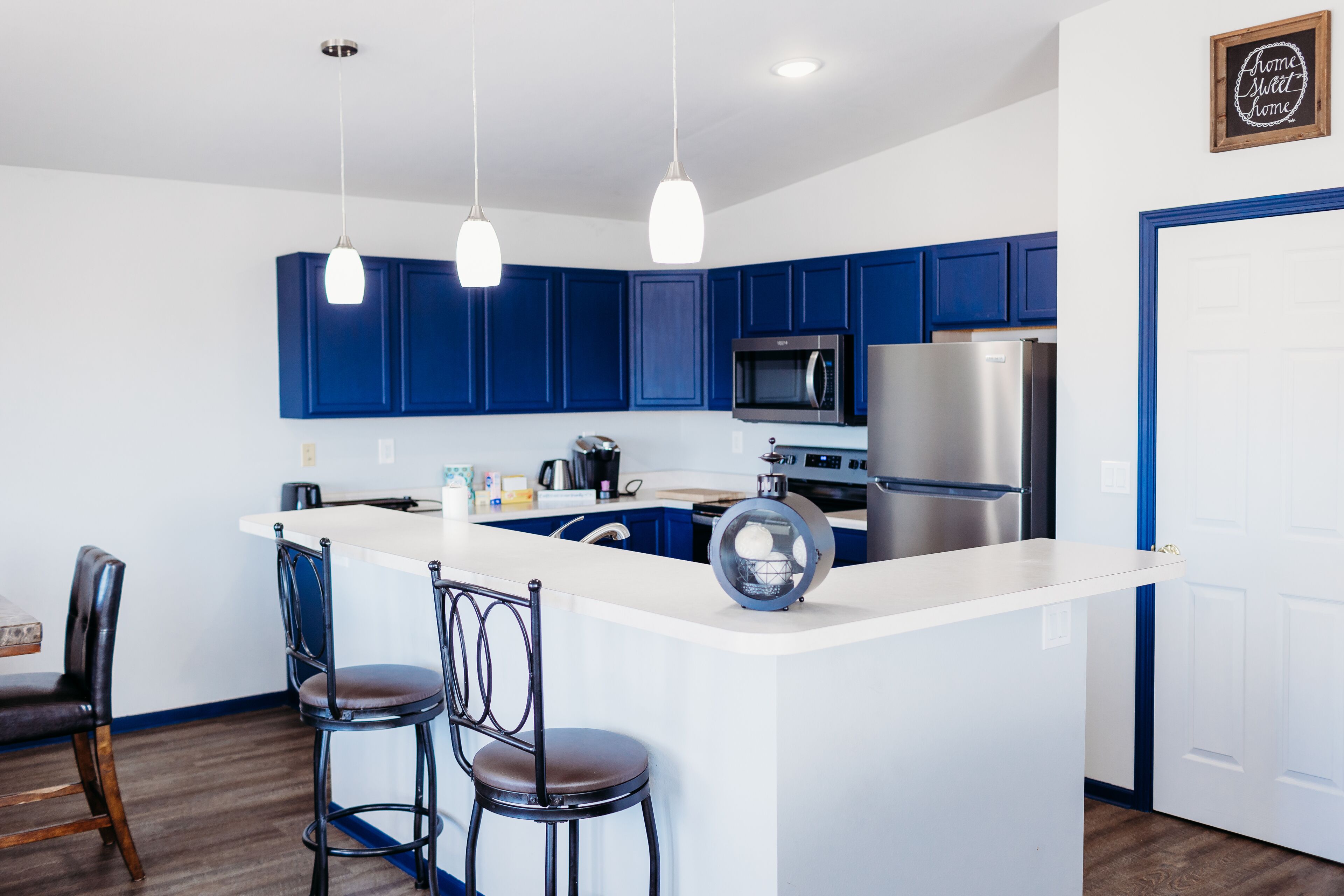 Kjøleskap, mikrobølgeovn, ovn og kokeplater