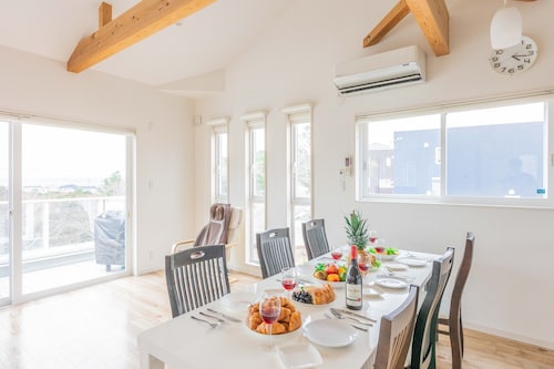 客室内のダイニングエリア