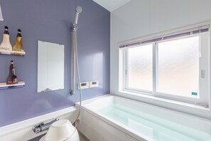 Classic Villa | Bathroom | Combined shower/tub, hair dryer, bidet, towels - Fukurou Ann (Shirahama)