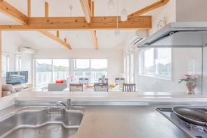Classic Villa | Private kitchen | Full-size fridge, microwave, stovetop, toaster