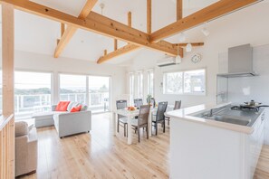 Classic Villa | In-room dining