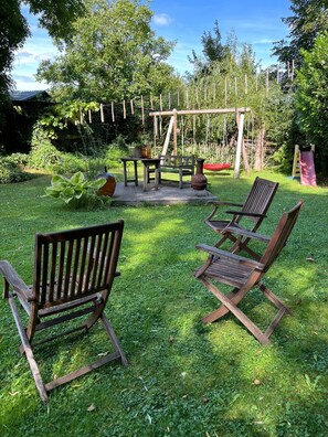 Property grounds - The perfect time-out surrounded by greenery on an idyllic farmstead (Weilrod)
