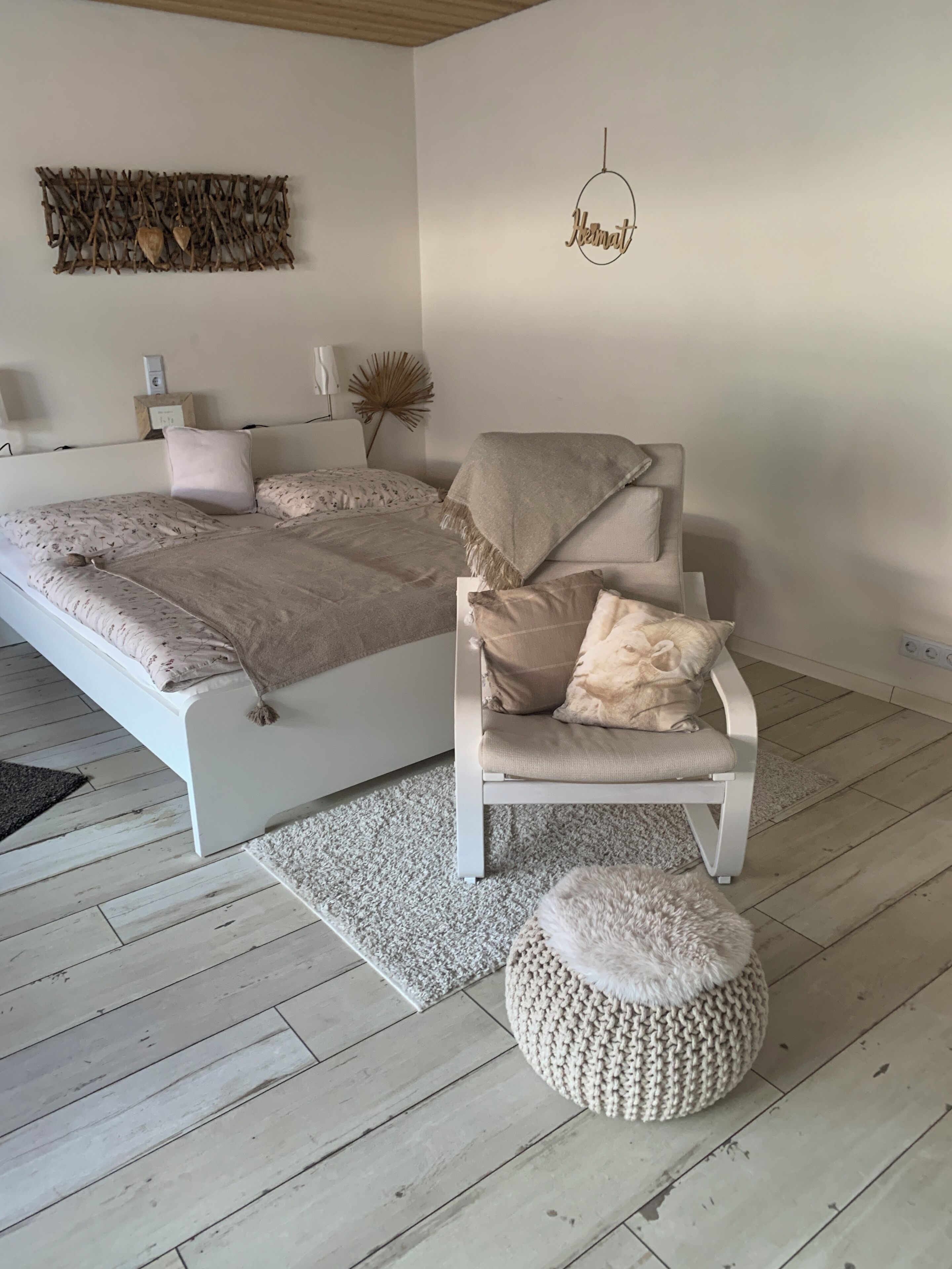 1 bedroom, travel cot, free WiFi, bed sheets