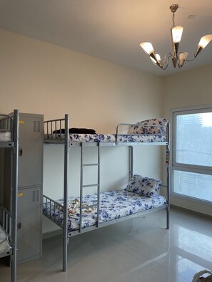 2 bedrooms, WiFi, bed sheets - Decent Ladies Hostel center of Bur Dubai near Burjuman Metro Station (Dubai)