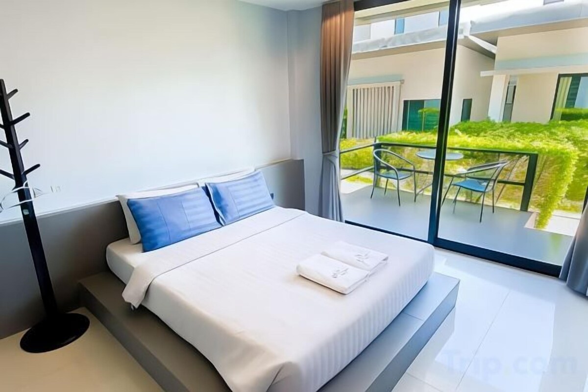 1 bedroom, soundproofing, WiFi (free), bed sheets
