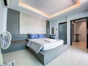 Family Room | 1 bedroom, soundproofing, free WiFi, bed sheets