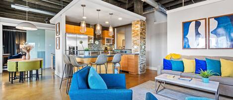 TV connectée, cheminée, espaces bureaux