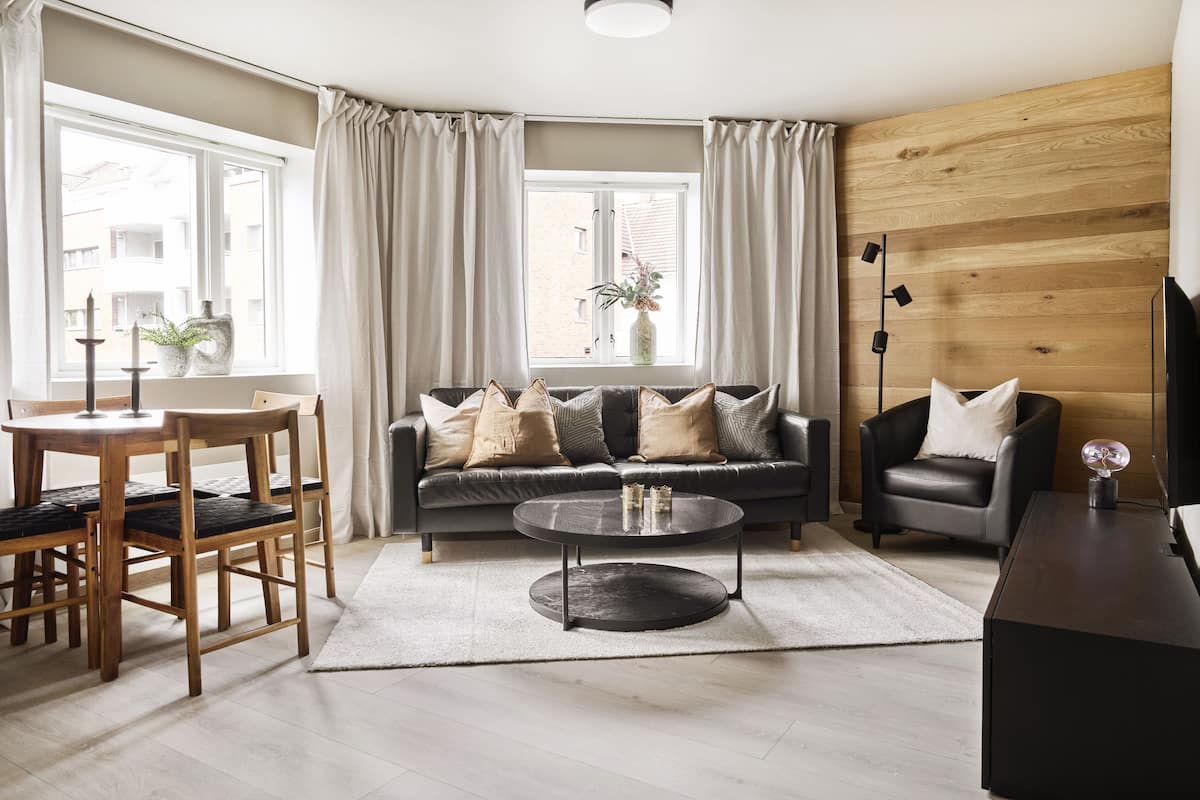 Appartamento Standard | 2 camere, biancheria da letto ipoallergenica, tende oscuranti