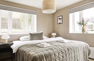 Ropa de cama hipoalergénica y cortinas blackout 