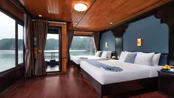 Deluxe Quadruple Cabin with Ocean View