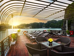 Terrace/patio - La Pandora Boutique Cruise (Ha Long)