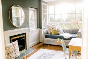 TV - Winton Place | OPEN Private Pool +Tennis Court (Lynchburg)