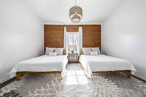 3 soverom, skrivebord, strykejern/-brett og wi-fi (inkludert)