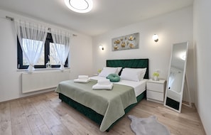 2 habitaciones, cuna de viaje, wifi gratis y ropa de cama 