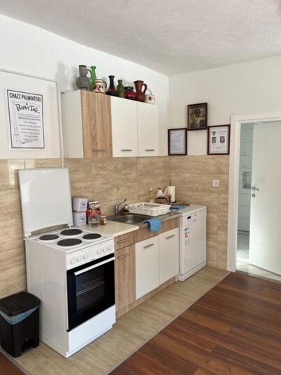 Handicap Accessible Full Cottage with all amenities.
