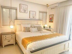 3 Schlafzimmer, Zimmersafe, Schreibtisch, Bügeleisen/Bügelbrett