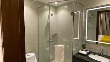 Deluxe Double Room | Bathroom