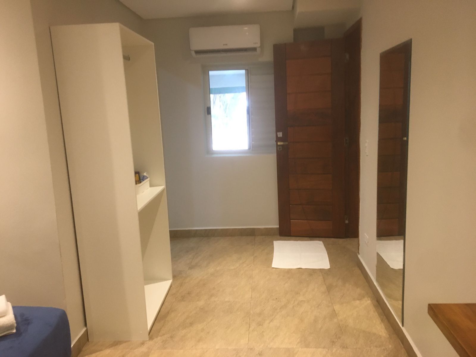 标准双人房 | 高档床上用品、迷你吧、办公桌、笔记本电脑工作区