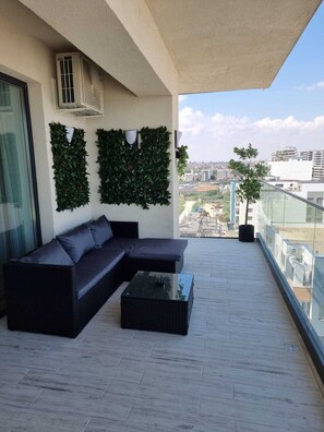 المنطقة المحيطة بالمنشأة