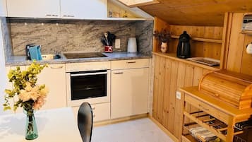 Réfrigérateur, four, plaque de cuisson, lave-vaisselle