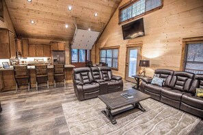 Smart TV - All Decked Out-Sleeps 8/Play Set (Broken Bow)