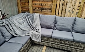 Apartment | Living area - Angela's Hideaway - 2 Beds - Hot Tub - Sauna (Dungannon)