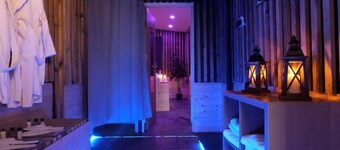 Angela's Hideaway - 2 Beds - Hot Tub - Sauna