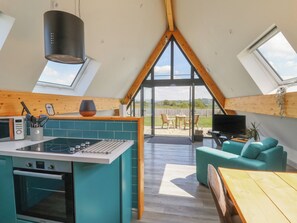 Cottage | Private kitchen | Fridge, dishwasher, electric kettle, toaster - Kerry Hill - The Sheepfold (Llandrindod Wells)