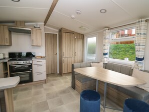 Fridge, dishwasher, electric kettle, toaster - Gwent 74 (Borth)