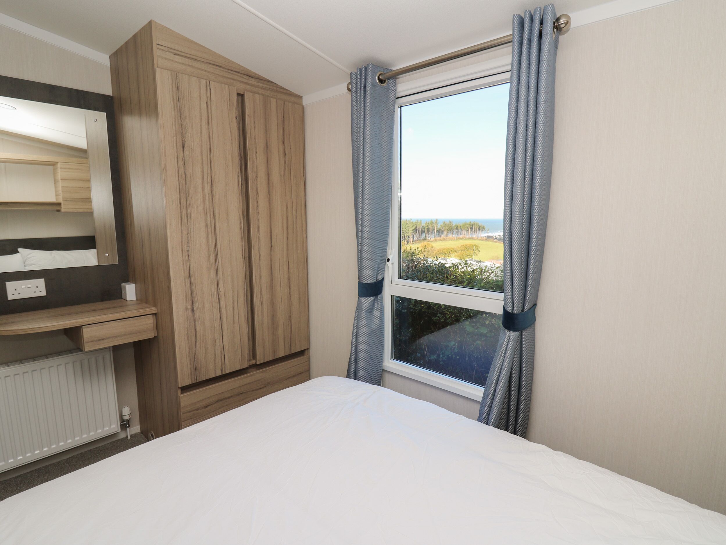 3 bedrooms, individually decorated, individually furnished