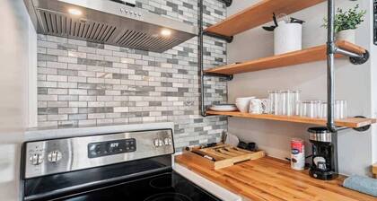 *Flagler Haus 1535* TV, AC, WiFi