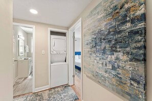 2 habitaciones, espacio para trabajar con laptop y wifi gratis