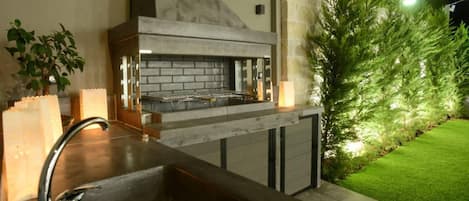 House | Private kitchen | Fridge, microwave, oven, stovetop