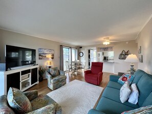 TV - Relaxing 1BR Golf Condo w/ Free Beach Service (Destin)