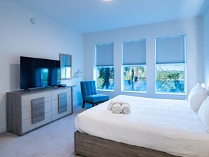 3 bedrooms, desk, iron/ironing board, free WiFi