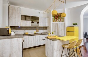 Kühlschrank, Ofen, Herdplatte, Geschirrspüler