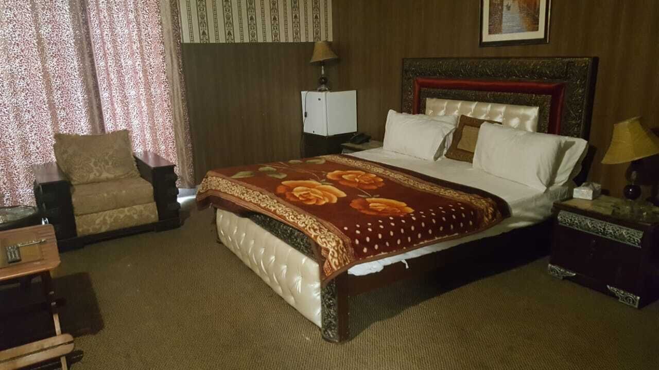 deluxe double room | iron/ironing board, free wifi, bed sheets