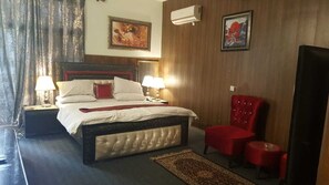 Deluxe Double Room | Iron/ironing board, free WiFi, bed sheets - Lasani Continental Hotel Lahore (Lahore)