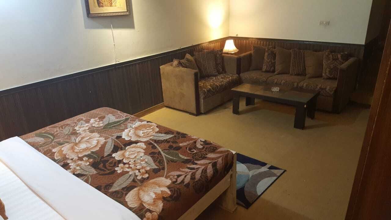 deluxe double room | iron/ironing board, free wifi, bed sheets