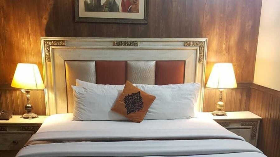 Lasani Continental Hotel Lahore