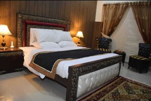 Deluxe-Doppelzimmer | 1 Schlafzimmer, Bügeleisen/Bügelbrett, kostenloses WLAN, Bettwäsche