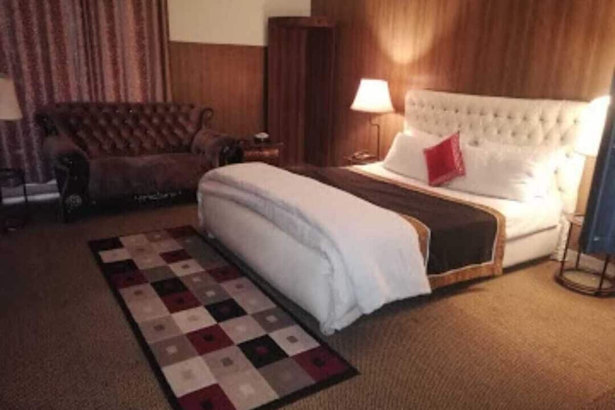 deluxe double room | iron/ironing board, free wifi, bed sheets