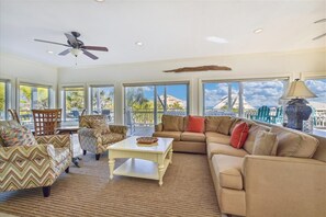 リビング エリア