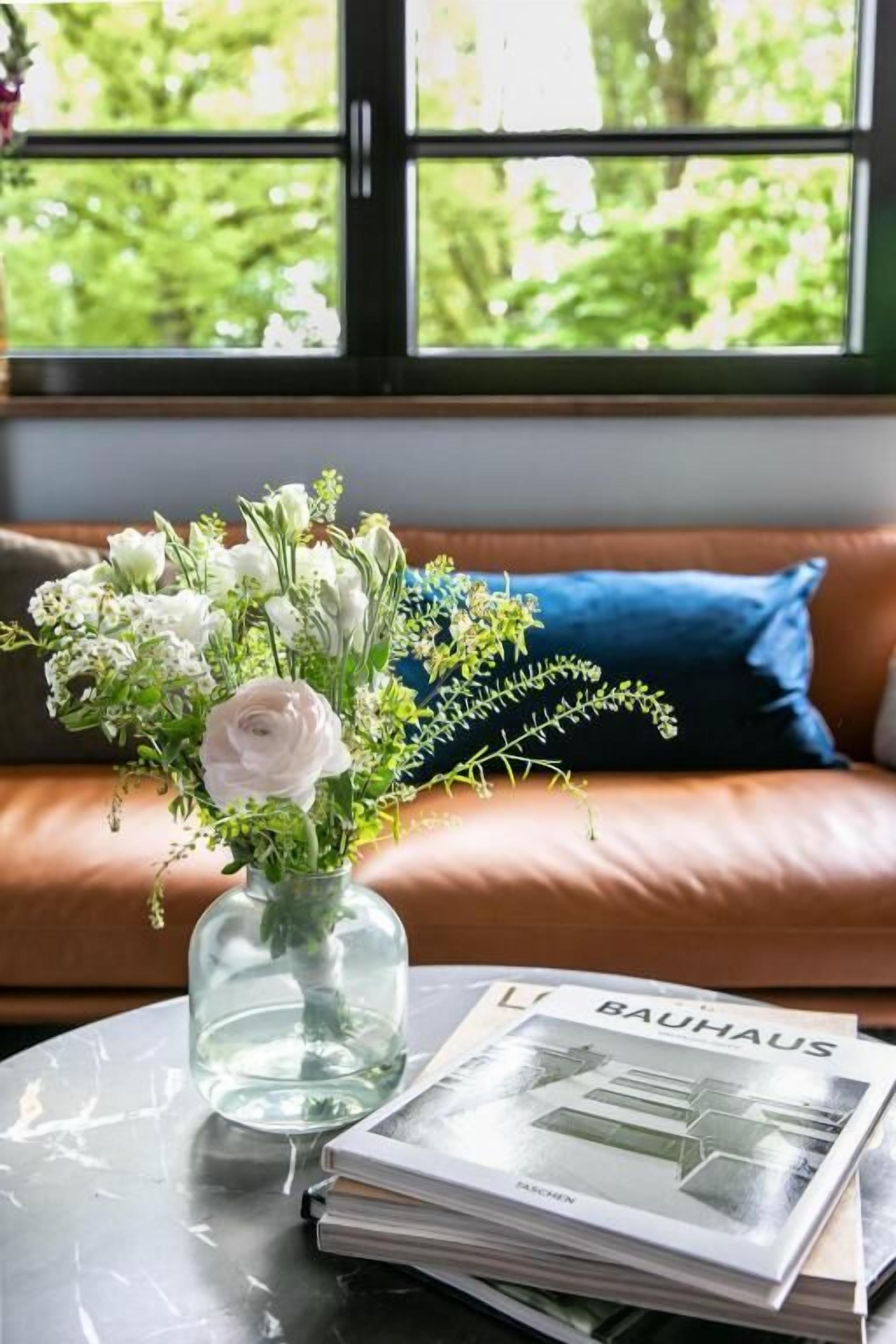 Smart TV 53-inci dengan saluran TV satelit, TV, dan Netflix