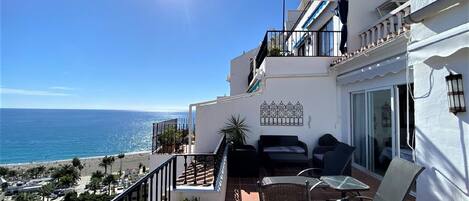 تناول الطعام بالخارج