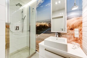 Apartment | Badezimmer | Dusche, Haartrockner, Handtücher