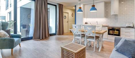 Apartment | 1 bedroom, premium bedding, laptop workspace, travel cot